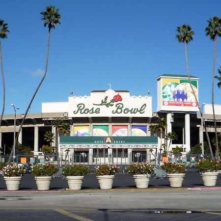 Best Western Plus Dragon Gate Inn Los Angeles Exterior photo